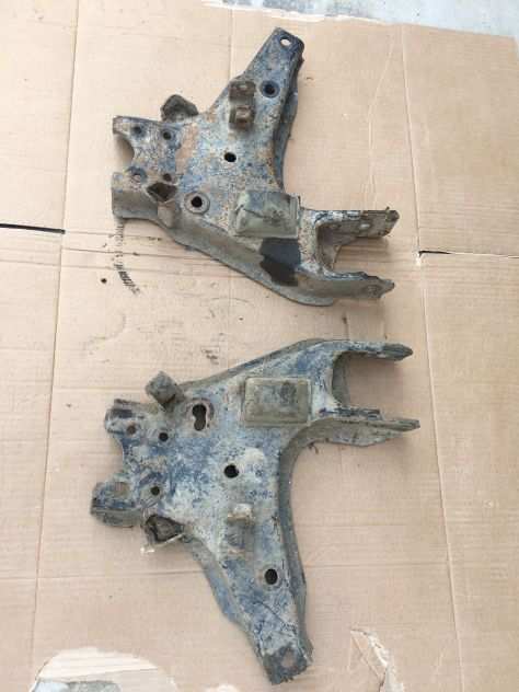 Coppia Braccetti  Bracci Oscillanti Inferiori Nissan KING CAB D21  MD21 1998