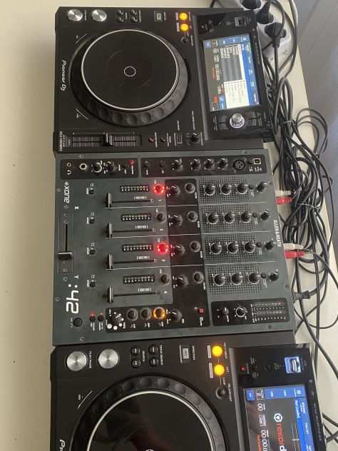 Coppia XDJ 1000  Mixer Xone 42