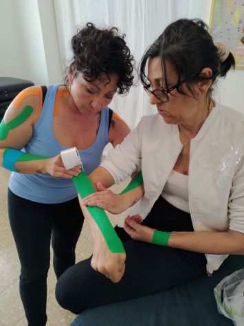 Corso Taping Kinesio MuscolareEstetico Professionale -50 con Attestato Valido