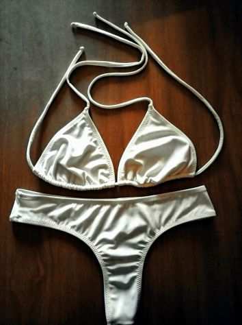 COSTUMI DA MARE BIKINI tessuto di qualitagrave COLORI bianco panna - nero NUOVI