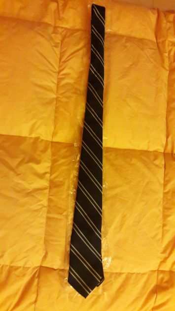 Cravatta sottile in poliestere nera righe bianche