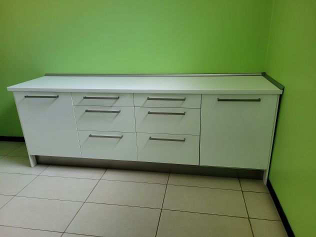 Credenza in Laminato Bianco