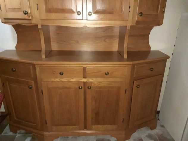 Credenza in legno completamente massiccio di olmo con alzata