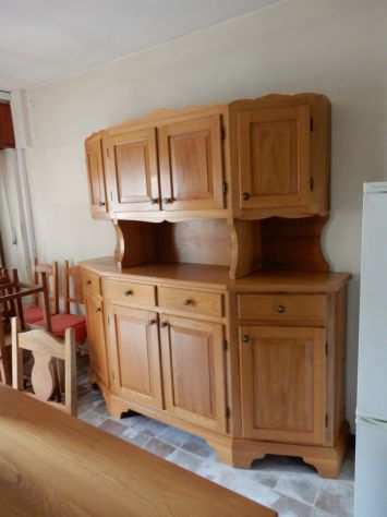 Credenza in legno completamente massiccio di olmo con alzata