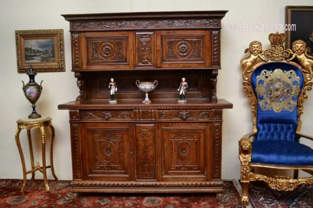 Credenza stile rinascimento doppio corpo del XX secolo