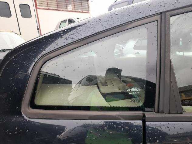 CRISTALLO FISSO PARAFANGO POST. DX. AUDI A2 laquo8Z0raquo (2000)