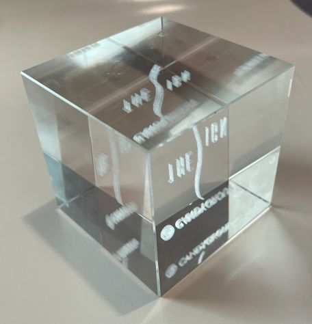 Cubo vetro pieno Candy Group design