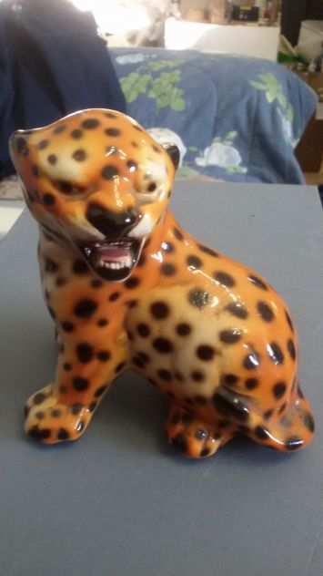 CUCCIOLO DI LEOPARDO IN CERAMICA