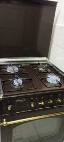 cucina della Bompani a quattro fornelli e forno elettrico