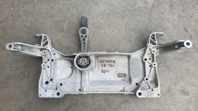 Culla motore Skoda Octavia 1.6TDI 4x4 del 2011 (1K0199369G)