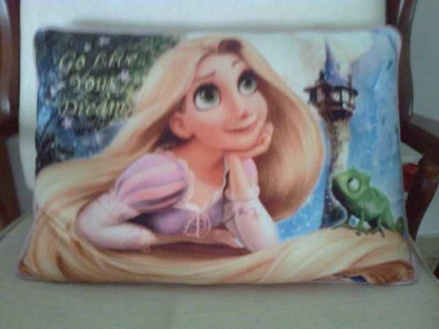 CUSCINO DISNEY (RAPUNZEL o CINDERELLA)