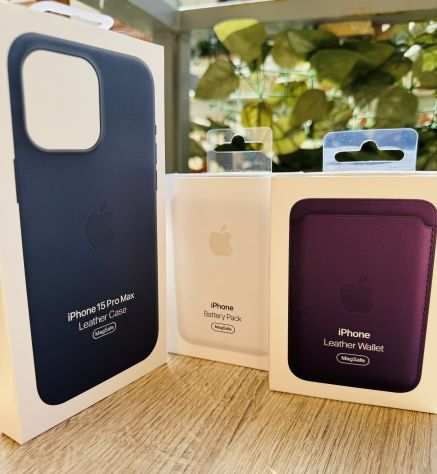 Custodia iPhone 15 Pro Max Pelle Portafoglio e Batteria esterna MagSafe
