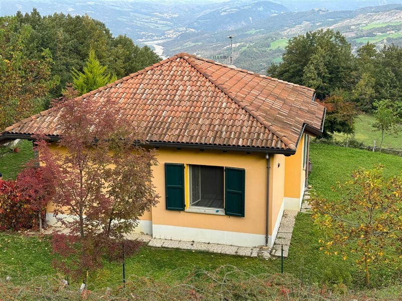 Villino In vendita a  Berceto con vista sconfinata sulla valle