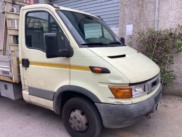 Daily iveco 50c13 cabinato con cassone