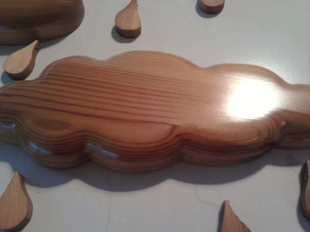 Decorazione nuvole in legno