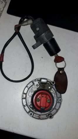 Derbi Gpr 125 2004-2006  serratura avviamento con tappo e chiave