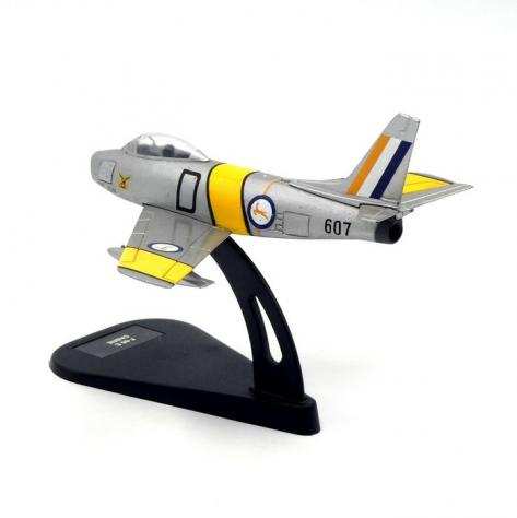 Die Cast - 3 Modellini Aerei Americani da Caccia North American F-86 Sabre, General Dynamics F-16 Fighting Falcon e Vought F-8 Crusader - 1950-1959 -