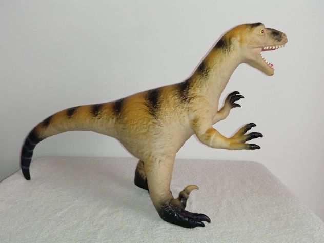 Dinosauro giocattolo anni 90