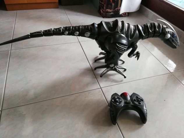 Dinosauro telecomandato