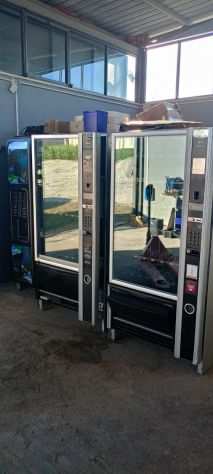 Distributori automatici usati e allestimento negozi automatici H24
