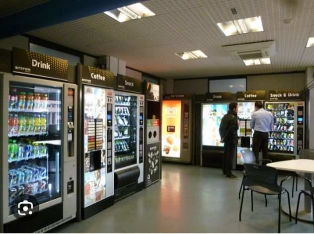 Distributori automatici usati e shop h24