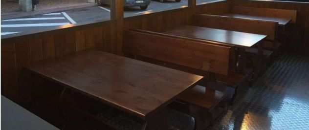 divano in legno per pub, panca in legno per pub