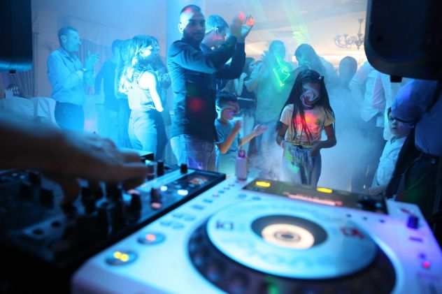 DJ ANIMAZIONE KARAOKE PER UNA FESTA DA RICORDARE