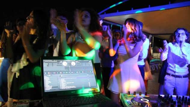 Dj set amp Speaker per feste private e serate danzanti -Esperienza 15nna