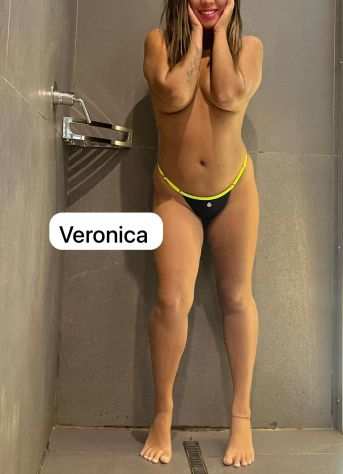 Domenica con noi Veronica Camilla massaggio intriganti