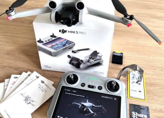 Drone DJI Mini 3 Pro con controller DJI RC