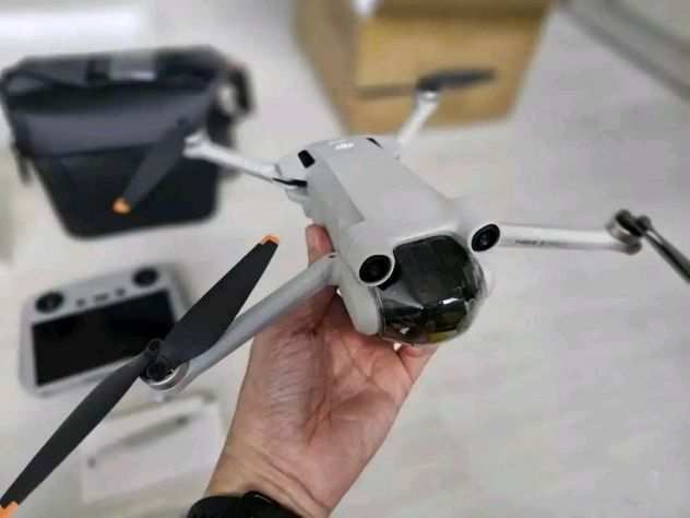 Drone DJI Mini 3 Pro Smart Controller, con Vola piugrave combo