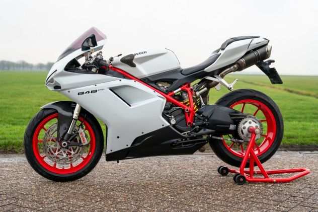 Ducati - 848