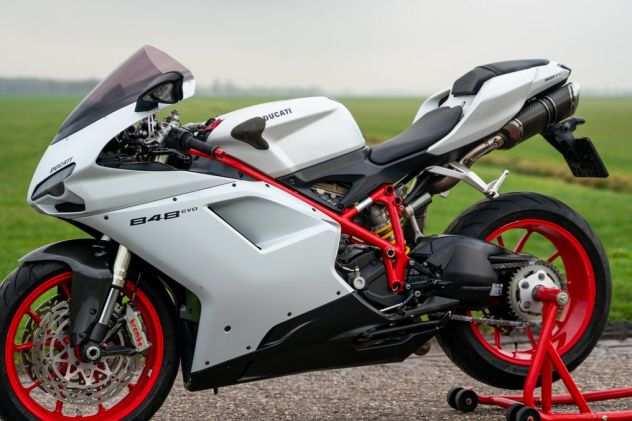 Ducati - 848