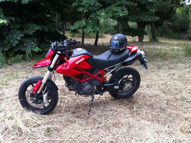 Ducati Hypermotard 796