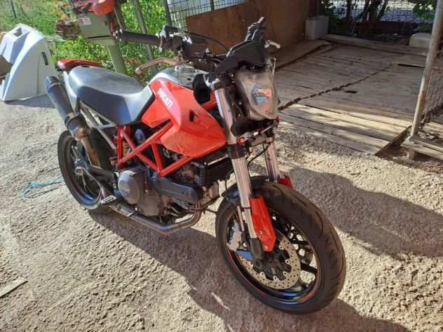 Ducati Hypermotard 796 anno 05-2010 incidentata