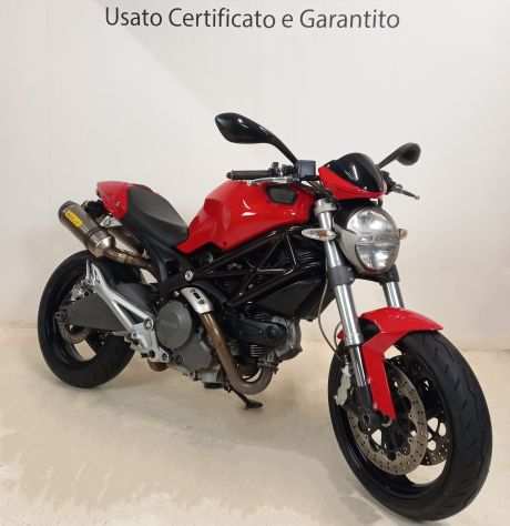 DUCATI - Monster 696