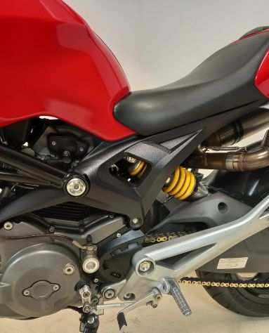 DUCATI - Monster 696