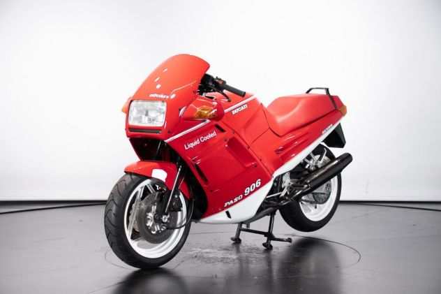 Ducati - Paso 906