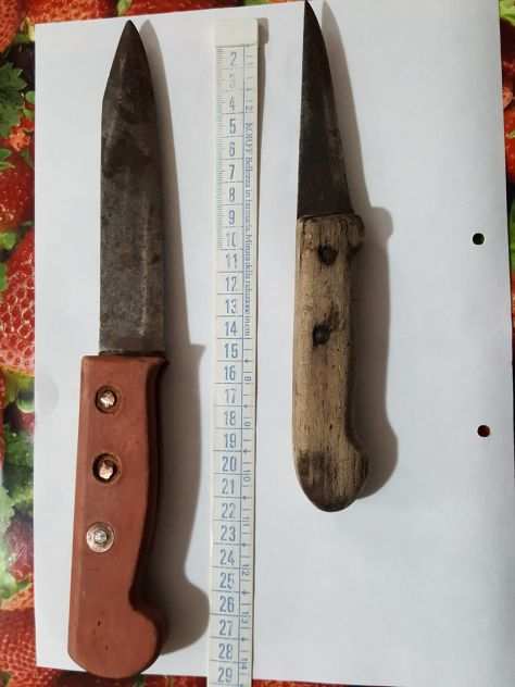 Due coltelli vintage