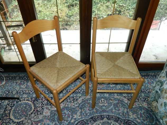 Due sedie in paglia