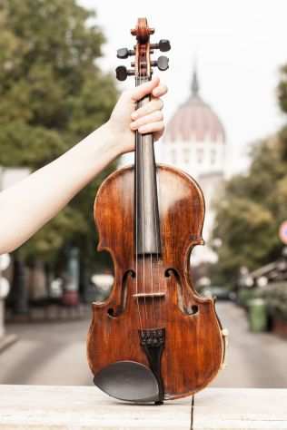 Duo formato da violinista e pianista ad Asti