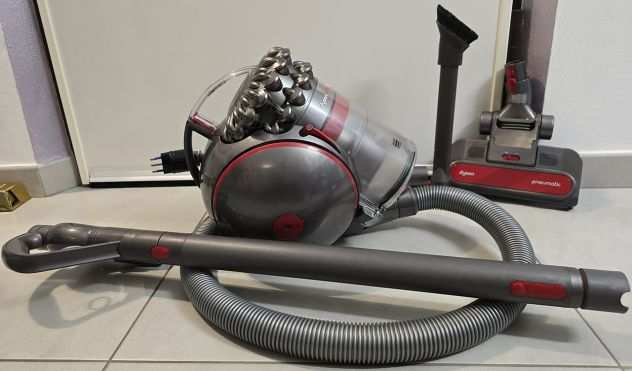 Dyson Big Ball2 aspirapolvere a traino perfettamente efficiente