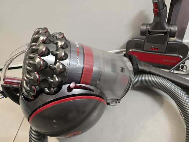 Dyson Big Ball2 aspirapolvere a traino perfettamente efficiente