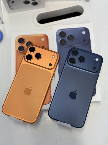 Apple iPhone 17 Pro 256GB = 680 EUR, iPhone 17 Pro Max 256GB = 770 EUR,  Apple iPhone Air 256GB = 580 EUR,  Apple iPhone 17  256GB = 500 EUR, Apple iPhone 16 Pro 128GB = 500 EUR , iPhone 16 Pro Max 256GB = 570 EUR, iPhone 16 128GB = 400 EUR , iPhone 