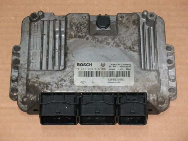 ECU RENAULT MASTER OPEL VIVARO TRAFIC 2.5 0281013018 8200635663 8200635666