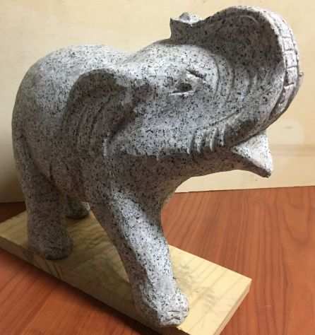 Elefante in vera pietra granito