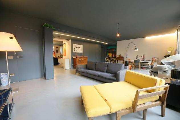 Elegante e moderno appartamento di design ristrutturato da architetto con finiture di pregio