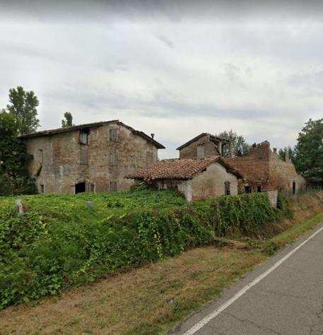 ES2723 - ABITAZIONI E TERRENI A CARPI (MO)