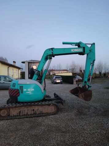 ESCAVATORE CINGOLATO KOBELCO CON DEPORTE