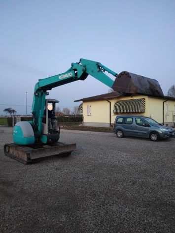 ESCAVATORE CINGOLATO KOBELCO CON DEPORTE